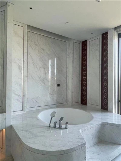 Мермерне плочице у купатилу Када